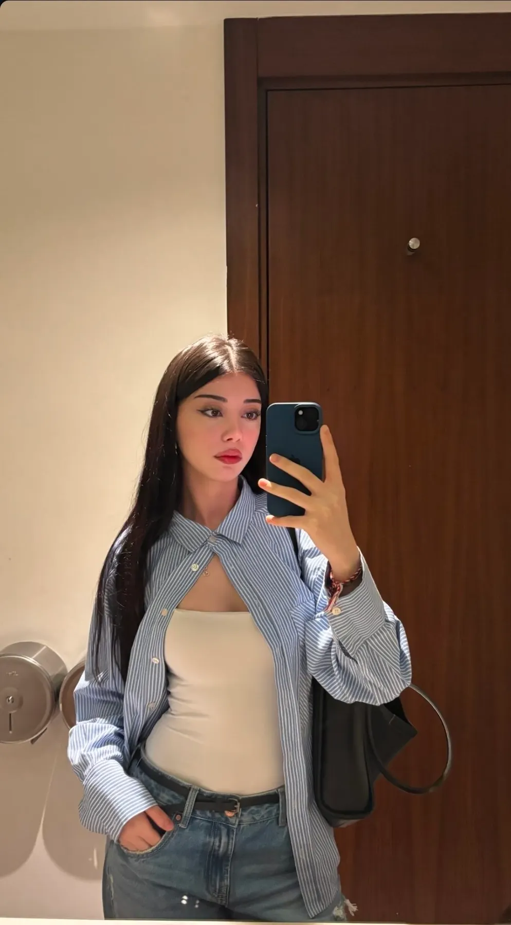 Izmirli Escort — Çankaya'nın Gözden Kaçan Güzeli